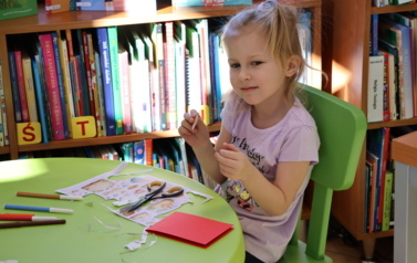 Alicja w Krainie Czar&oacute;w &ndash; herbatka u Kapelusznika 6