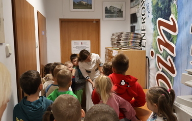 Przedszkolaki z wizytą w bibliotece 7