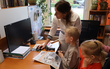 Przedszkolaki z wizytą w bibliotece 11