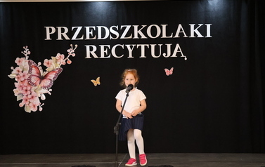 Przedszkolaki recytują 5