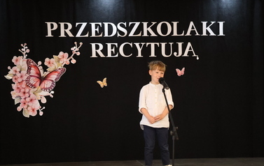 Przedszkolaki recytują 10