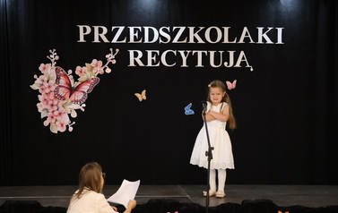 Przedszkolaki recytują 14