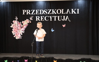 Przedszkolaki recytują 36