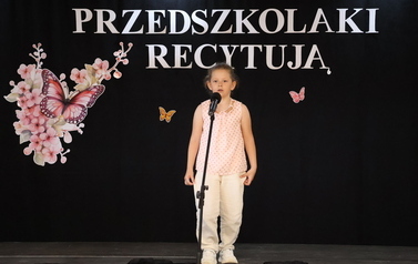 Przedszkolaki recytują 47