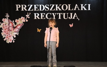 Przedszkolaki recytują 49