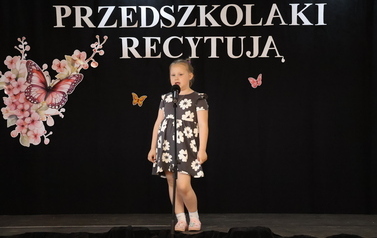 Przedszkolaki recytują 53