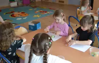 Żelki na tropie smak&oacute;w 24