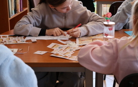 Alicja w Krainie Czar&oacute;w &ndash; herbatka u Kapelusznika 7