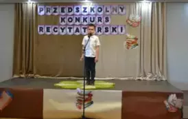 Przedszkolaki recytują 6