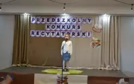 Przedszkolaki recytują 10