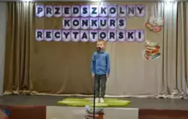 Przedszkolaki recytują 18