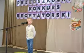 Przedszkolaki recytują 32