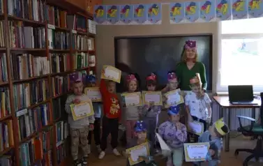 Przedszkolaki świętują Dzień Książki w bibliotece 18