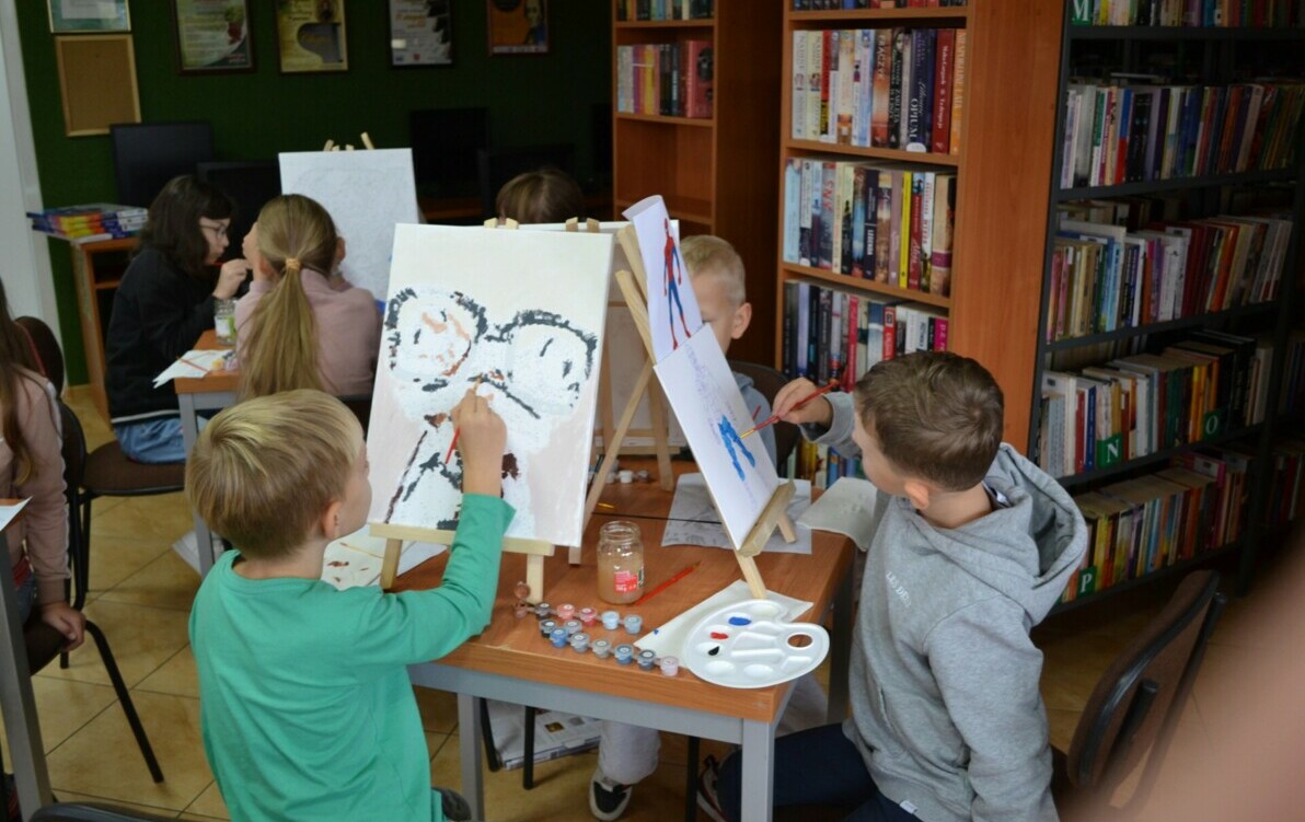 Zdjęcie do zMALUJmy coś w bibliotece
