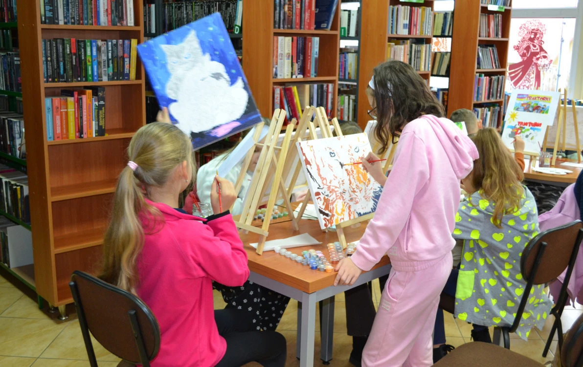 Zdjęcie do zMALUJmy coś w bibliotece
